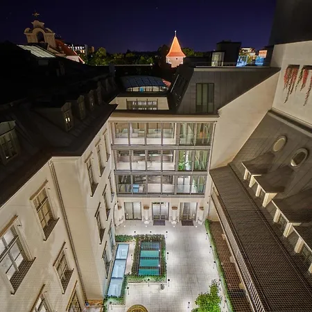 H15 Luxury Palace - Destigo