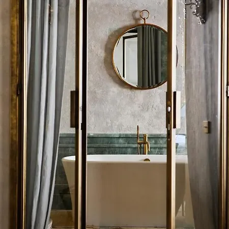 H15 Luxury Palace - Destigo Hotell