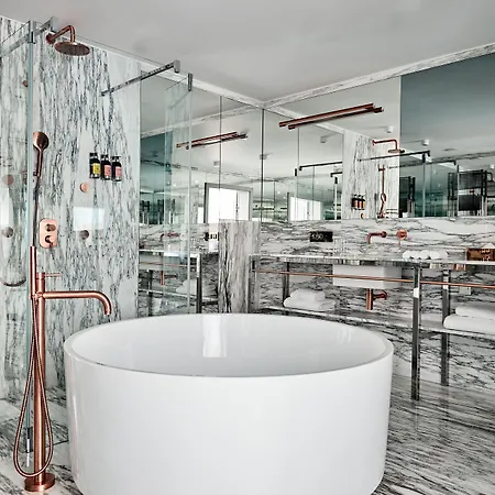 H15 Palace, A Luxury Collection Hotel, ホテル クラクフ